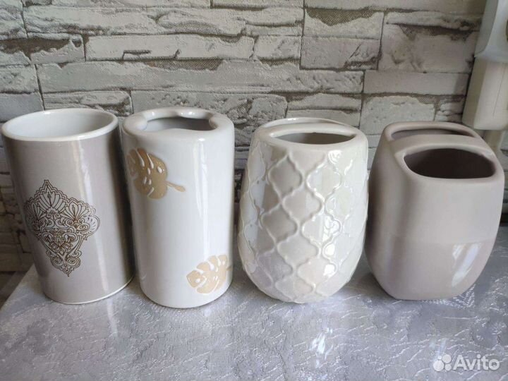 Стаканы (подставки) для зубных щеток