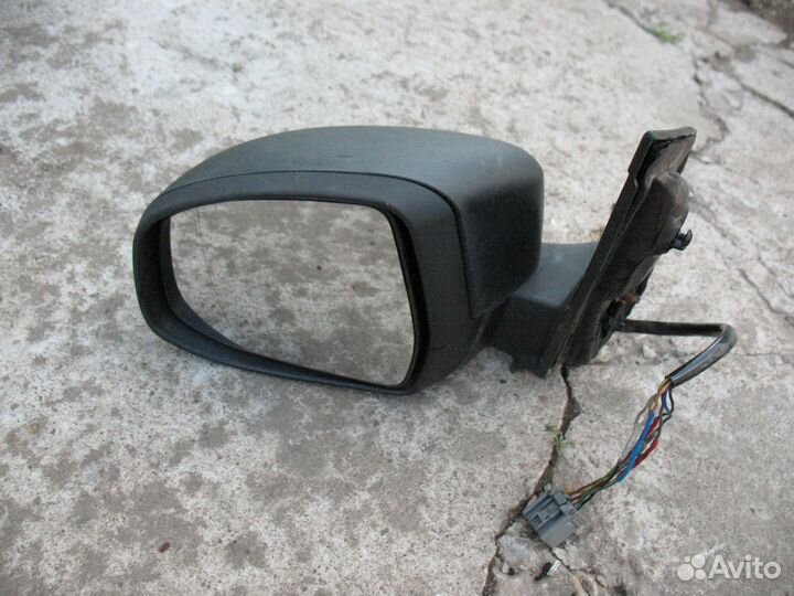 Зеркало левое с повторителем Ford Focus 2