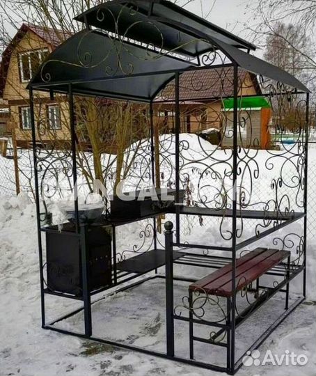 Мангал с крышей
