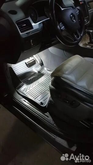 Подсветка в ноги на Audi Volkswagen Porsche Skoda