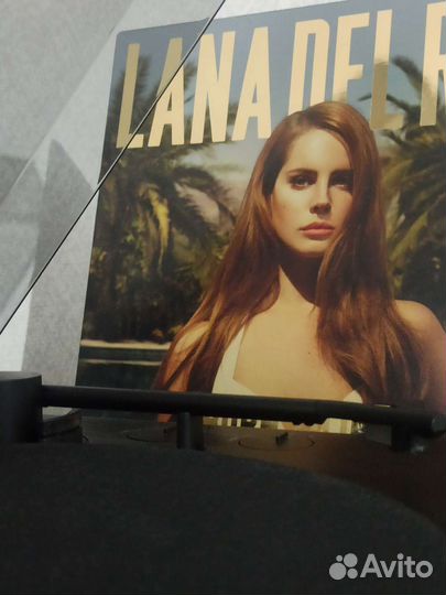 Б/у винилы: Taylor Swift, Lana Del Rey и др