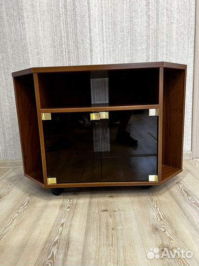 Тумба под телевизор угловая