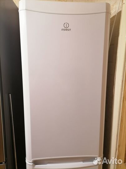 Холодильник бу indesit