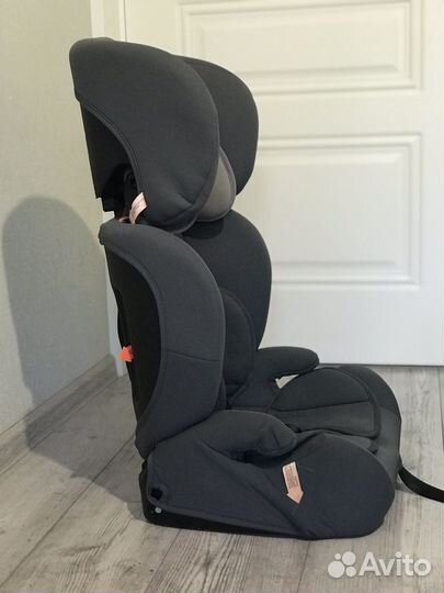 Автомобильное кресло