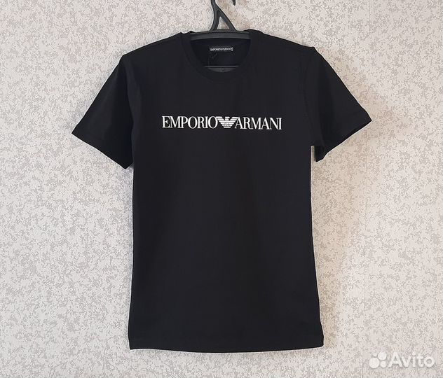 Футболка Emporio Armani черная