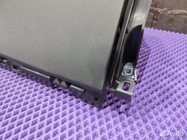 Бардачок передний левый Mitsubishi Outlander