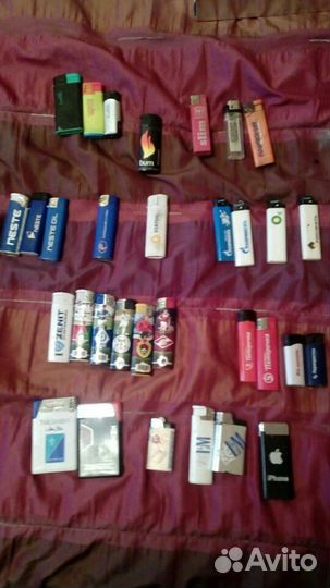 Коллекция зажигалок и спичечных коробков