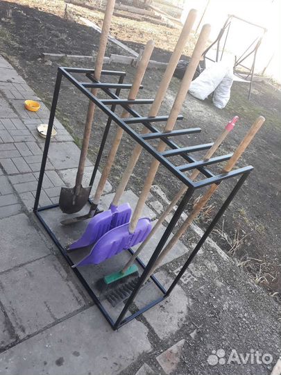 Держатель для хранения садовых инструментов