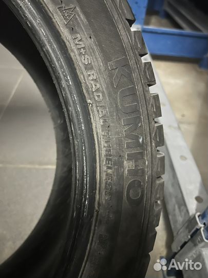 Kumho 722 235/4.5 R18 19