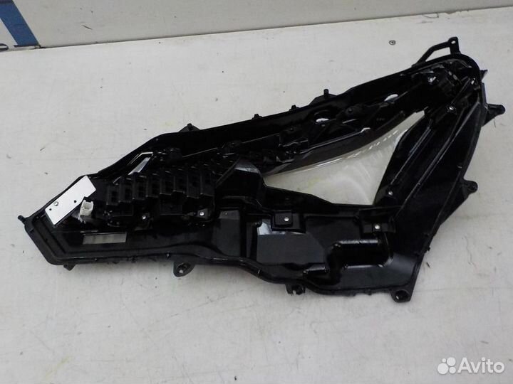 Фара правая Lexus UX200/UX250h/UX300e