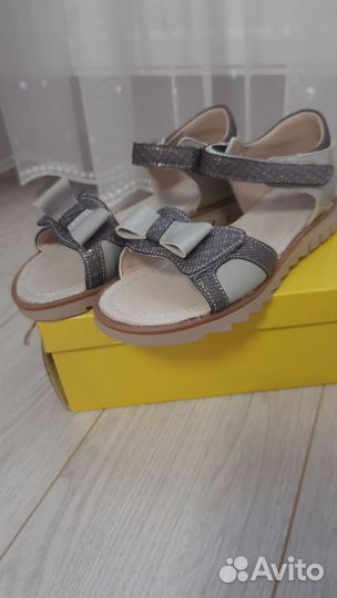 Босоножки для девочки 35