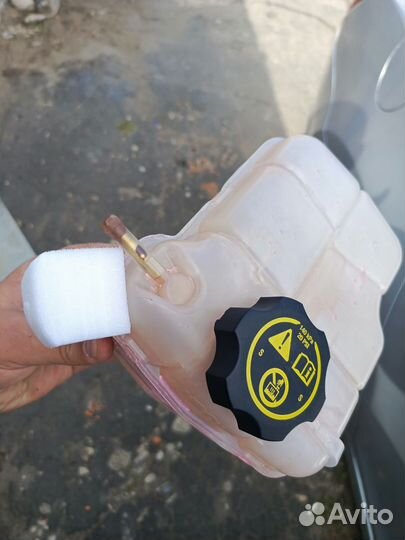 Расширительный бочок Шевроле Круз