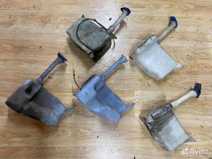 Бачок омывателя стекла Volkswagen T4