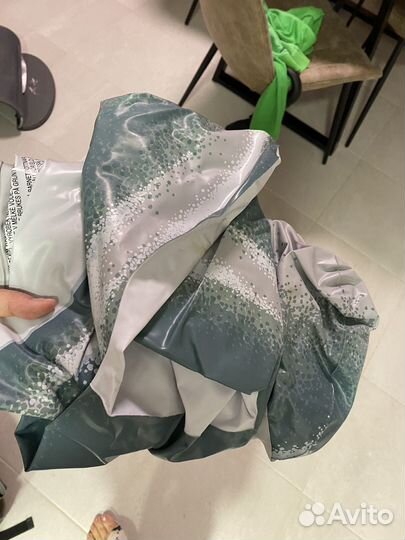 Надувной дельфин