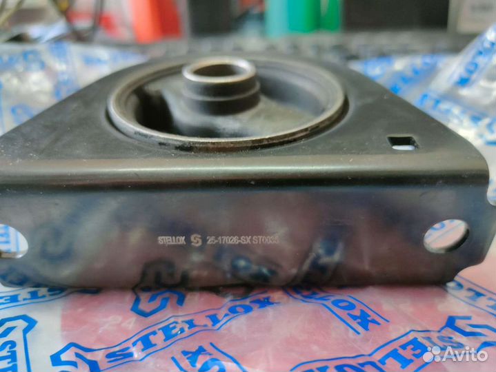 Подушка опора двигателя Митсубиси Лансер