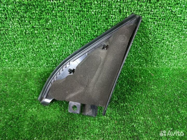 Треугольник двери передний левый Nissan Primera