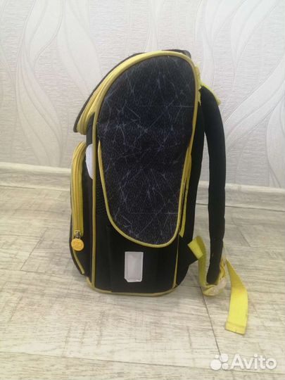 Школьный ранец