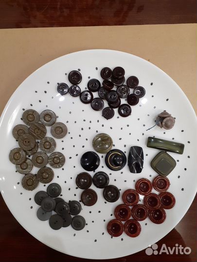 Пуговицы бу разные