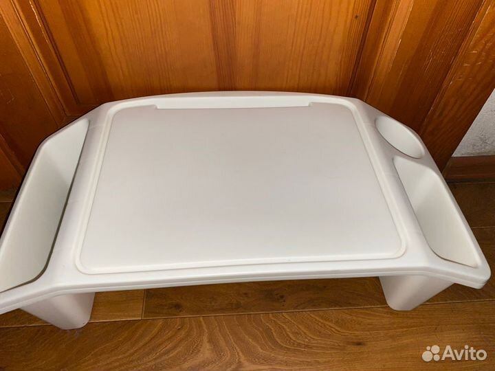 Поднос столик, пластик. 60x29x29 см