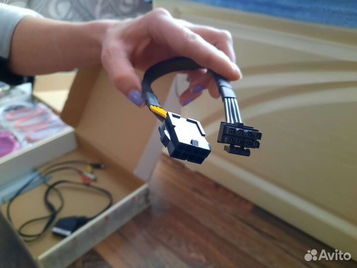 Качественный Разветвитель 8pin pci-e-2*8pin pci-e