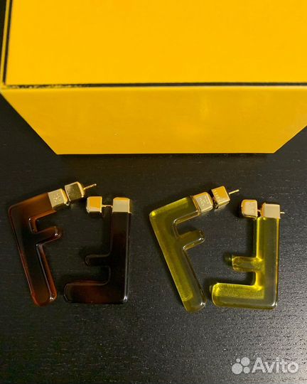 Шикарные серьги fendi