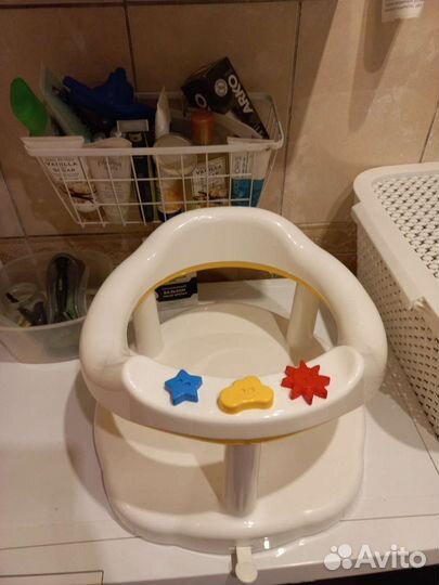 Стульчик для купания для малыша в ванной