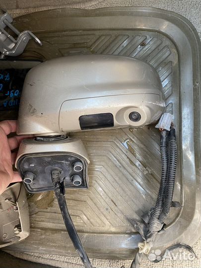 Зеркало на Nissan Tiida