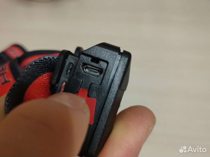 Налобный фонарь аккумуляторный