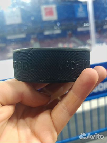 Хоккейная шайба с матча