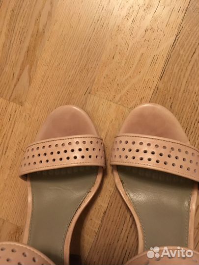 Продам босоножки Ecco