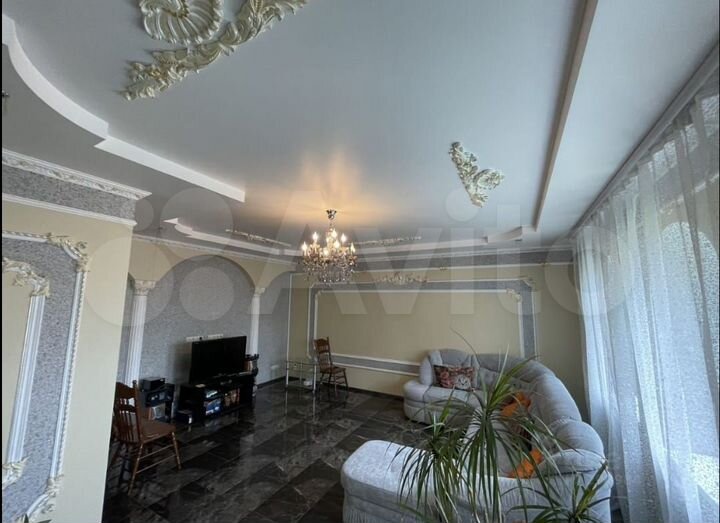 Коттедж 271 м² на участке 15 сот.