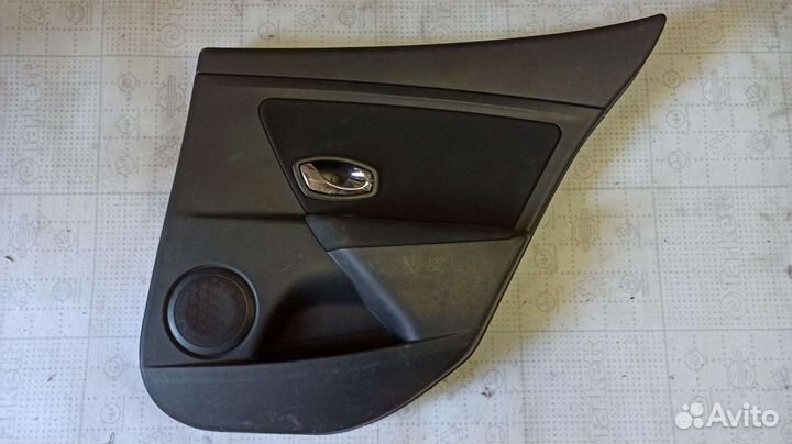 Обшивка двери задней правой Renault Megan 3