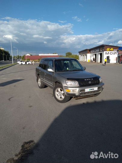 Toyota RAV4 2.0 AT, 1999, 256 000 км