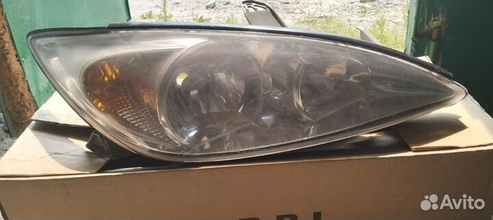 Правая (по ходу движения) фара