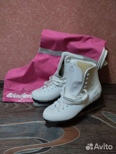 Коньки фигурные женские