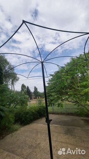 Подставка для цветов напольная металлическая