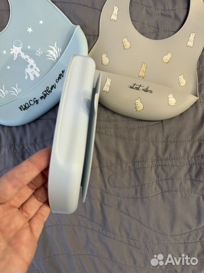 Тарелка секционная на присоске + слюнявчики