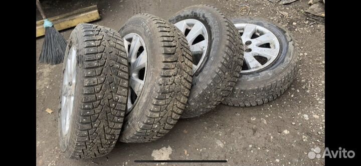 Maxxis ArcticTrekker NP3 205/65 R16