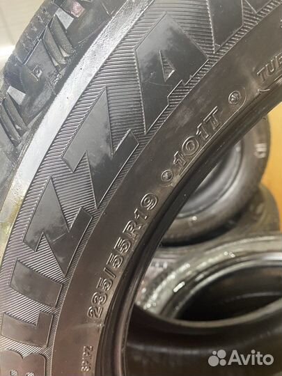 Bridgestone Blizzak Spike-01 235/55 R19