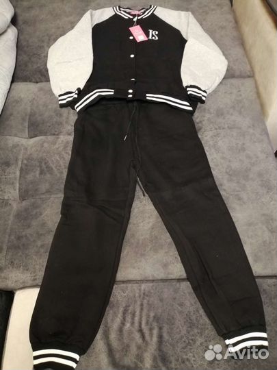 Спортивный костюм женский