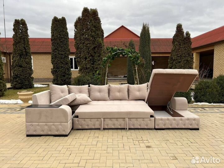 Угловой диван и кресло