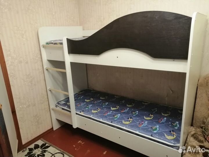 Двухъярусная кровать