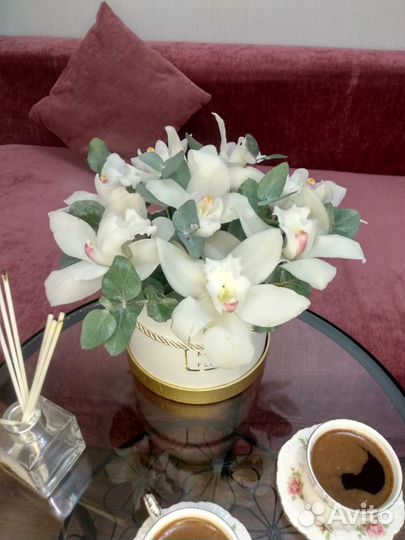 Цветы и подарки