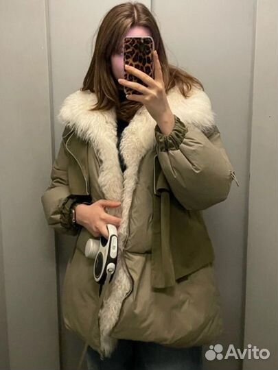 Пуховик зимний женский с овчинным воротником