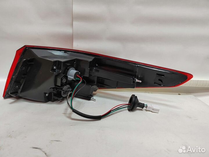 Фонарь задний левый наружный Kia Rio 4 2017-2020