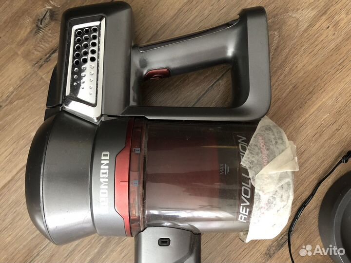 Беспроводной пылесос redmond RV-UR356