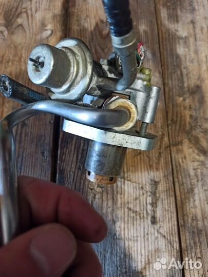 Топливный насос Toyota Avensis 1azfse