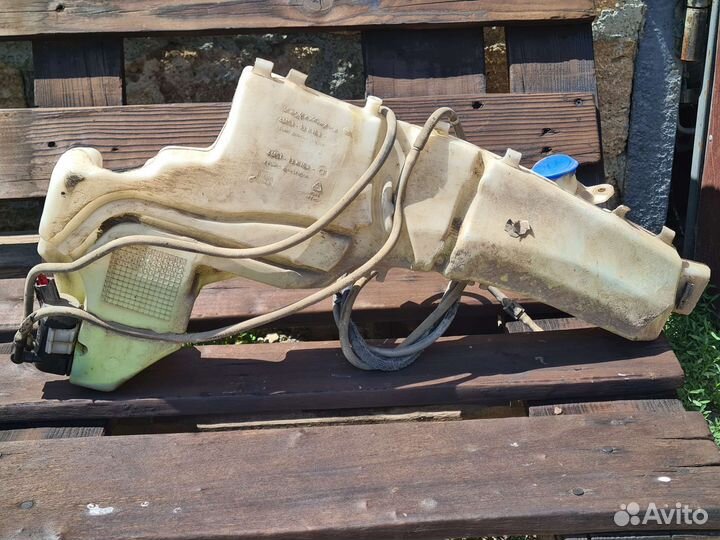 Бочек омывателя Ford Focus 2