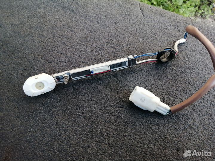 Кнопка бесключевой доступ Toyota Land Cruiser 200