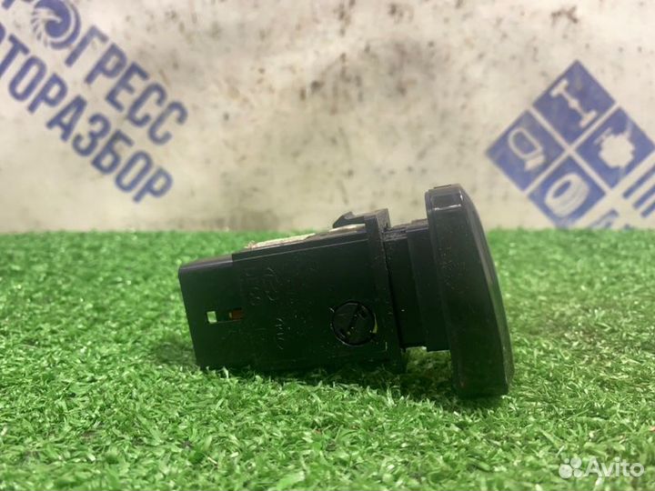 Кнопка аварийной сигнализации Kia Rio 3 седан 1.6